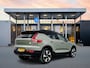 Volvo XC40 Single Motor Extended Range Plus 82 kWh | 19" Allseason | Leder/Nubuck | Trekhaak | Getint Glas | Adaptieve Cruise | BLIS | Keyless | Stoel/stuurverwarming | Warmtepomp