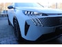 Peugeot E-3008 GT 325PK LAUNCH EDITION DUAL MOTOR 73KWH | PANORAMISCH SCHUIF / KANTELDAK | PREMIUM HIFI FOCAL | LEDEREN BEKLEDING NAPPA | ELEKTRISCH VERSTELBARE VOOR STOELEN, MET GEHEUGENFUNCTIE OP BESTUURDERSSTOEL | STOEL VERWARMING | STOEL MASAGE | STOEL VENTILATIE | ACHTERBANK VERWARMING | STUUR VERWARMING | WARMTE POMP | ALARM SYSTEEM | DRAADLOOS APPLE CARPLAY / ANDROID AUTO | DRAADLOZE TELEFOONLADER | VISIOPARK 360° HD CAMERA'S | DRIVE ASSIST 2.0 SEMI-AUTONOOMRIJDEN |