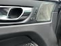 Volvo XC60 Plus T6 AWD Panoramadak, Electr. verstelbare stoelen, Verwarmde stoelen + stuurwiel, Harman-Kardon premium audio, 21 inch lichtmetalen velgen, Trekhaak semi electrisch