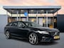 Volvo V90 T8 Recharge Ultra Dark | 20" | Luchtvering | Bowers & Wilkins | Trekhaak | Geventileerd Nappa | Massagestoelen | 360 Camera | Getint & Gelaagd Glas