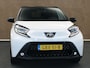 Toyota Aygo X 1.0 VVT-i MT Pulse - ORIGINEEL NEDERLANDSE AUTO - CLIMATE CONTROL - TWO TONE - APPLE CARPLAY/ANDROID AUTO - CRUISE CONTROL ADAPTIEF - LED KOPLAMPEN - EXTRA GETINT GLAS - LICHTMETALEN VELGEN 17 INCH