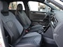 Volkswagen T-Roc 1.5 TSI R-Line | Beats | Trekhaak | Black Style | Dodehoekdetectie | Stoelverwarming | Stuurverwarming | Keyless | Travel Assist | LED Plus |
