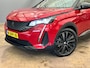 Peugeot 5008 1.2 PureTech Blue Lease GT | Focal Audio | Black Pack | 19'' Lichtmetalen velgen | Panoramadak | Adaptieve Cruise  | Achteruitrijcamera | Afwijkende dakkleur | Airco (automatisch)