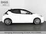 Toyota Yaris 1.5 HYBRID AUTOMAAT BLACK & WHITE GARANTIE 8-2033 NAVIGATIE.CLIMA.CRUISE