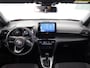 Toyota Yaris Cross 1.5 HYBRID DYNAMIC BI-TONE AUTOMAAT GARANTIE 2033 CARPLAY NAVIGATIE. CAMERA .COMPLEET.