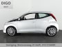 Toyota Aygo 1.0 VVT-i X-PLAY CAMERA CARPLAY NAVI GARANTIE 2029 AIRCO. VOLLEDIG ONDERHOUDEN