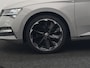 Skoda Superb Combi 1.4 TSI iV Sportline Plug In Hybrid 218pk Dealer O.H PHEV | Panodak | Crystal LED | Adaptive Cruise | Alcantara Sportstoelen Memory & Verwarmd | Camera | Apple Carplay | Sfeerverlichting | Navigatie | Virtual | DAB | 19" L.M |
