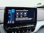 Volkswagen ID.4 204pk 1st 77kWh Trekhaak Leer/Alcantara Adap.Cruise Camera Warmtepomp Apple Carplay Android Navi Ecc Pdc-a+v Lmv 20" Stoelverwarming Led Bordherkenning Voor-Klimatisering Semi-Autopilot Elektrisch-Wegklapbare Trekhaak App-Connect E-sound Front-Assist Origineel Nederlandse Auto SOH 86%