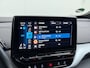 Volkswagen ID.4 204pk 1st 77kWh Trekhaak Leer/Alcantara Adap.Cruise Camera Warmtepomp Apple Carplay Android Navi Ecc Pdc-a+v Lmv 20" Stoelverwarming Led Bordherkenning Voor-Klimatisering Semi-Autopilot Elektrisch-Wegklapbare Trekhaak App-Connect E-sound Front-Assist Origineel Nederlandse Auto SOH 86%