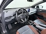 Volkswagen ID.4 204pk 1st 77kWh Trekhaak Leer/Alcantara Adap.Cruise Camera Warmtepomp Apple Carplay Android Navi Ecc Pdc-a+v Lmv 20" Stoelverwarming Led Bordherkenning Voor-Klimatisering Semi-Autopilot Elektrisch-Wegklapbare Trekhaak App-Connect E-sound Front-Assist Origineel Nederlandse Auto SOH 86%