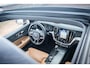 Volvo V60 2.0 T6 AWD Inscription | Adaptieve Cruise Control | Schuif -/ Kanteldak | Trekhaak | Standkachel | Head-Up Display | Stuur + Stoelverwarming | Keyless | Memory | Apple CarPlay/Android Auto |