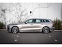 Volvo V60 2.0 T6 AWD Inscription | Adaptieve Cruise Control | Schuif -/ Kanteldak | Trekhaak | Standkachel | Head-Up Display | Stuur + Stoelverwarming | Keyless | Memory | Apple CarPlay/Android Auto |