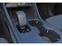 Volvo EC40 Extended Range Ultra Black Ed. 82 kWh - Panoramadak - IntelliSafe Assist & Surround - 360º Camera - Harman/Kardon audio - Verwarmde voorstoelen, stuur & achterbank - Parkeersensoren voor & achter - Elektr. bedienb. voorstoelen met geheugen links - Draadloze tel. lader - Warmtepomp - Extra getint glas - 20' LMV