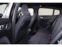 Volvo EC40 Extended Range Ultra Black Ed. 82 kWh - Panoramadak - IntelliSafe Assist & Surround - 360º Camera - Harman/Kardon audio - Verwarmde voorstoelen, stuur & achterbank - Parkeersensoren voor & achter - Elektr. bedienb. voorstoelen met geheugen links - Draadloze tel. lader - Warmtepomp - Extra getint glas - 20' LMV