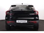 Volvo EC40 Extended Range Ultra Black Ed. 82 kWh - Panoramadak - IntelliSafe Assist & Surround - 360º Camera - Harman/Kardon audio - Verwarmde voorstoelen, stuur & achterbank - Parkeersensoren voor & achter - Elektr. bedienb. voorstoelen met geheugen links - Draadloze tel. lader - Warmtepomp - Extra getint glas - 20' LMV