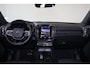 Volvo EC40 Extended Range Ultra Black Ed. 82 kWh - Panoramadak - IntelliSafe Assist & Surround - 360º Camera - Harman/Kardon audio - Verwarmde voorstoelen, stuur & achterbank - Parkeersensoren voor & achter - Elektr. bedienb. voorstoelen met geheugen links - Draadloze tel. lader - Warmtepomp - Extra getint glas - 20' LMV