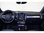 Volvo XC40 B3 Core Business Edition - Intellisafe Assist/Surround - Harman Kardon Audio - Verwarmbare voorstoelen - Verwarmbaar stuurwiel - Getint glas - 18' LMV