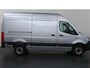 Mercedes-Benz eSprinter 314 L2 H2 PRO | 81 kWh | 100% elektrisch | 2000kg Trekhaak | 115Kw/u DC Snelladen | Smartphone integratie pakket | Carplay | Camera | Comfort bestuurdersstoel |