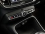 Volvo XC40 1.5 T5 Recharge Inscription 262Pk Automaat (PANORAMADAK, APPLE CARPLAY, LEDER, STUUR/STOELVERWARMING, TREKHAAK, CAMERA, KEYLESS, GETINT GLAS, ADAPTIVE CRUISE, ELEK ACHTERKLEP, NIEUWSTAAT)