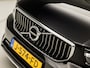 Volvo XC40 1.5 T5 Recharge Inscription 262Pk Automaat (PANORAMADAK, APPLE CARPLAY, LEDER, STUUR/STOELVERWARMING, TREKHAAK, CAMERA, KEYLESS, GETINT GLAS, ADAPTIVE CRUISE, ELEK ACHTERKLEP, NIEUWSTAAT)