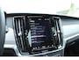 Volvo V90 2.0 T6 Plug-in hybrid AWD Ultra Dark | Head-up Display | Stuur + Stoelverwarming | Harman & Kardon | Keyless | Adaptieve cruise control incl. BLIS |