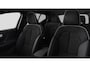 Volvo XC40 2.0 B4 Plus Black Edition | Lighting-Pack | Lounge-Pack | Visual Park Assist | Volvo Guard Alarm | Dak hoogglans zwart |  Extra getint glas achter | Verwarmbare buitenste zitplaatsen tweede zitrij | Verwarmbare voorruit