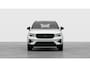 Volvo XC40 2.0 B4 Plus Black Edition | Lighting-Pack | Lounge-Pack | Visual Park Assist | Volvo Guard Alarm | Dak hoogglans zwart |  Extra getint glas achter | Verwarmbare buitenste zitplaatsen tweede zitrij | Verwarmbare voorruit