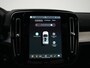 Volvo XC40 2.0 B4 Plus Black Edition Pixel LED | Panoramadak | Harman Kardon | Nubuck | Stoelverwarming V&A | Stuurwiel verwarming