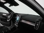 Volvo XC40 2.0 B4 Plus Black Edition Pixel LED | Panoramadak | Harman Kardon | Nubuck | Stoelverwarming V&A | Stuurwiel verwarming