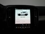 Volvo XC40 2.0 B4 Plus Black Edition Pixel LED | Panoramadak | Harman Kardon | Nubuck | Stoelverwarming V&A | Stuurwiel verwarming