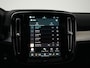 Volvo XC40 2.0 B4 Plus Black Edition Pixel LED | Panoramadak | Harman Kardon | Nubuck | Stoelverwarming V&A | Stuurwiel verwarming