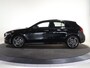 Mercedes-Benz A-klasse 250e Business Solution AMG | Panoramaschuifdak | Premium Plus | Head-up display | Dodehoekassistent |