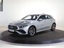 Mercedes-Benz A-klasse 250e Business Solution AMG | Panoramaschuifdak | Head-up display | Premium Plus | Stoelverwarming | 360° camera |