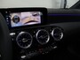 Mercedes-Benz A-klasse 250e Business Solution AMG | Panoramaschuifdak | Head-up display | Premium Plus | Stoelverwarming | 360° camera |