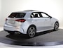 Mercedes-Benz A-klasse 250e Business Solution AMG | Panoramaschuifdak | Premium Plus | Head-up display | Dodehoekassistent |