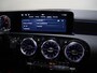 Mercedes-Benz A-klasse 250e Business Solution AMG | Panoramaschuifdak | Premium Plus | 19”AMG-velgen | Head-up display | Dodehoekassistent | Elektr. Stoelen met Memory |