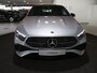 Mercedes-Benz A-klasse 250e Business Solution AMG | Panoramaschuifdak | Premium Plus | 19”AMG-velgen | Head-up display | Dodehoekassistent |