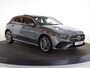 Mercedes-Benz A-klasse 250e Business Solution AMG | Panoramaschuifdak | Premium Plus | Head-up display | Dodehoekassistent |