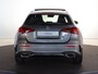 Mercedes-Benz A-klasse 250e Business Solution AMG | Panoramaschuifdak | Premium Plus | Head-up display | Dodehoekassistent |
