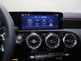 Mercedes-Benz A-klasse 250 e Business Solution AMG | Panoramaschuifdak | Premium Plus | 19”AMG-velgen | Head-up display | Dodehoekassistent |