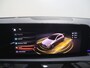 Mercedes-Benz A-klasse 250e Business Solution AMG | Panoramaschuifdak | Premium Plus | Head-up display | Dodehoekassistent |