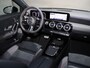 Mercedes-Benz A-klasse 250e Business Solution AMG | Panoramaschuifdak | Premium Plus | 19”AMG-velgen | Head-up display | Dodehoekassistent |
