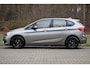 BMW 2-Serie Active Tourer 218i Sportline | Aut | Dealer OH | Navi | Pano | HUD | Camera | PDC v+a | Afn Trekhaak | LED | Hifi | Sportstoelen | etc.