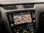 Skoda Octavia Combi 1.0 TSI Sportline Automaat (FACELIFT, APPLE CARPLAY, ADAPTIVE CRUISE CONTROL, STOELVERWARMING, SPORTSTOELEN, TREKHAAK, WITTE STIKSELS, NIEUWSTAAT)