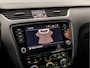 Skoda Octavia Combi 1.0 TSI Sportline Automaat (FACELIFT, APPLE CARPLAY, ADAPTIVE CRUISE CONTROL, STOELVERWARMING, SPORTSTOELEN, TREKHAAK, WITTE STIKSELS, NIEUWSTAAT)