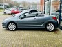 Peugeot 207 CC 1.6 VTi Féline AUTOMAAT! Leer l Airco ECC l JBL l Stoelverwarming l LM l Elek pakket! Goed ONDERHOUDEN NIEUWE APK!