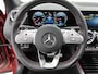 Mercedes-Benz GLA 250 e AMG Plug-In Hybride Panoramadak | 5 spaaks lichtmetalen velgen | elect. bed. Voorstoelen met memory | Trekhaak wegklapbaar | Navigatie | Parkig support met camera achter Inclusief 24 maanden Mercedes-Benz Certified garantie voor Europa.