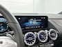 Mercedes-Benz GLA 250 e AMG Plug-In Hybride Panoramadak | 5 spaaks lichtmetalen velgen | elect. bed. Voorstoelen met memory | Trekhaak wegklapbaar | Navigatie | Parkig support met camera achter Inclusief 24 maanden Mercedes-Benz Certified garantie voor Europa.