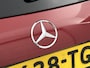 Mercedes-Benz GLA 250 e AMG Plug-In Hybride Panoramadak | 5 spaaks lichtmetalen velgen | elect. bed. Voorstoelen met memory | Trekhaak wegklapbaar | Navigatie | Parkig support met camera achter Inclusief 24 maanden Mercedes-Benz Certified garantie voor Europa.