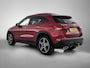Mercedes-Benz GLA 250 e AMG Plug-In Hybride Panoramadak | 5 spaaks lichtmetalen velgen | elect. bed. Voorstoelen met memory | Trekhaak wegklapbaar | Navigatie | Parkig support met camera achter Inclusief 24 maanden Mercedes-Benz Certified garantie voor Europa.